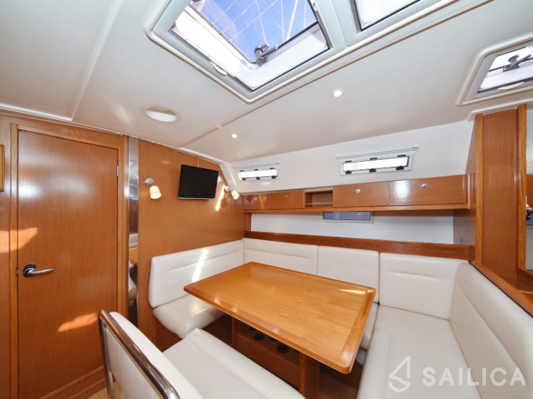 Bavaria 40 Cruiser - Yacht Charter Sailica