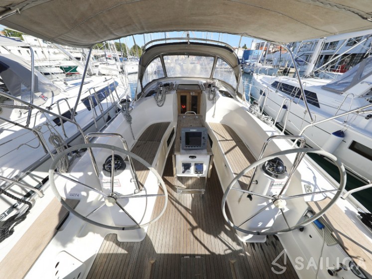 Bavaria 40 Cruiser - Yacht Charter Sailica