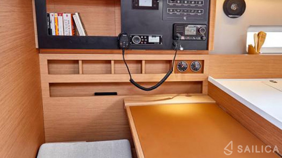 Sun Odyssey 410 - Yacht Charter Sailica