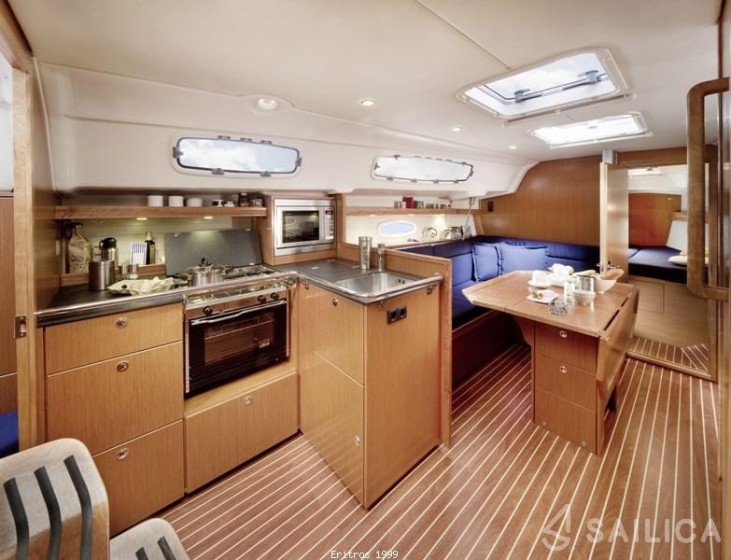 Bavaria 35 Cruiser - Yacht Charter Sailica