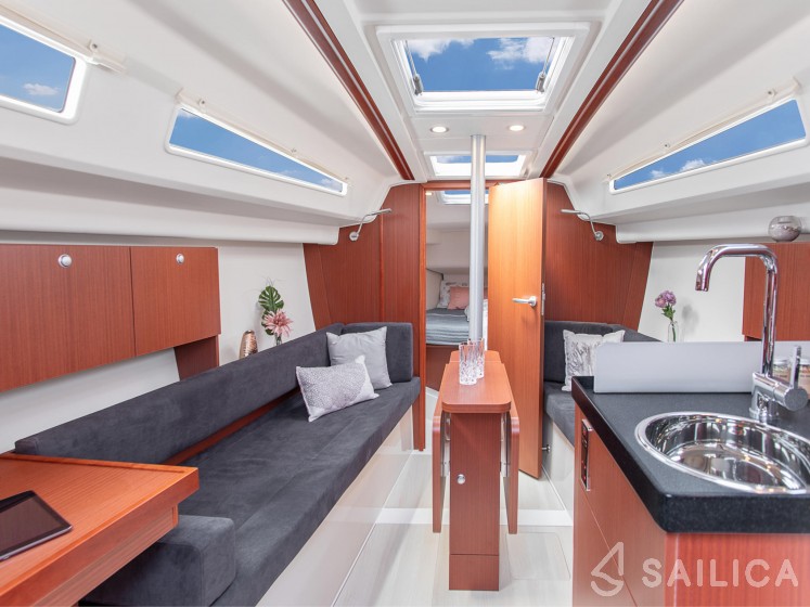 Hanse 315 - Yacht Charter Sailica