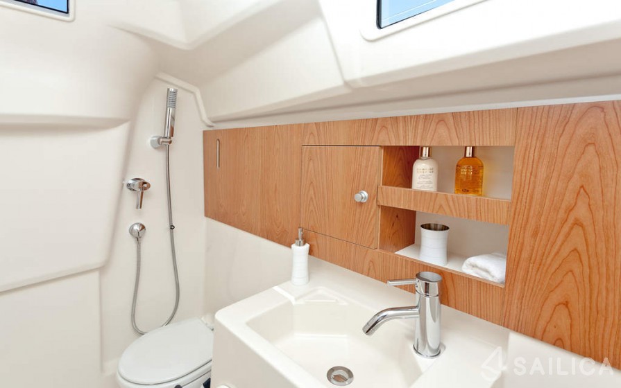 Hanse 315 - Yacht Charter Sailica