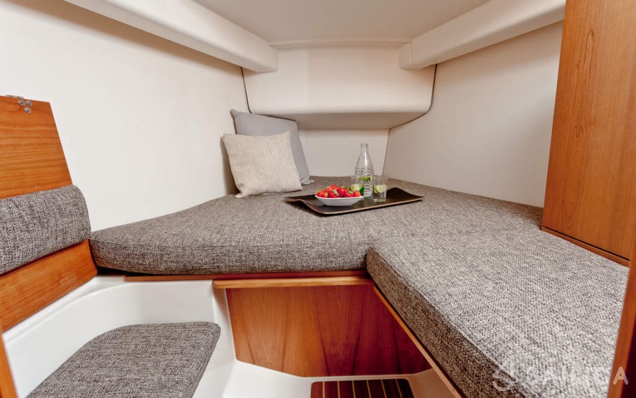 Hanse 315 - Yacht Charter Sailica