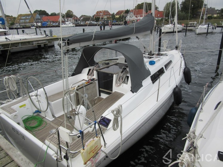 Hanse 315 - Yacht Charter Sailica
