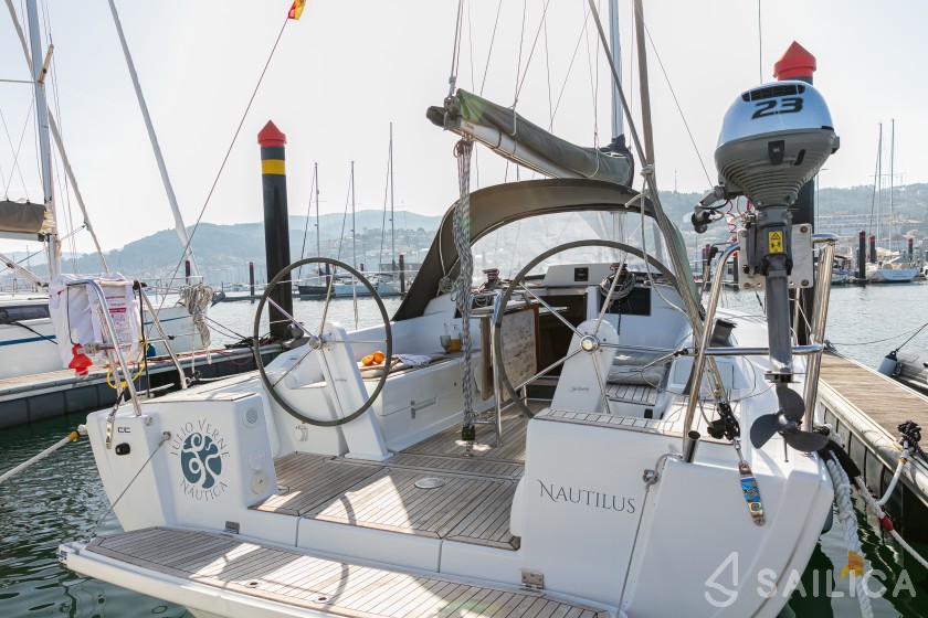 Hanse 315 - Yacht Charter Sailica
