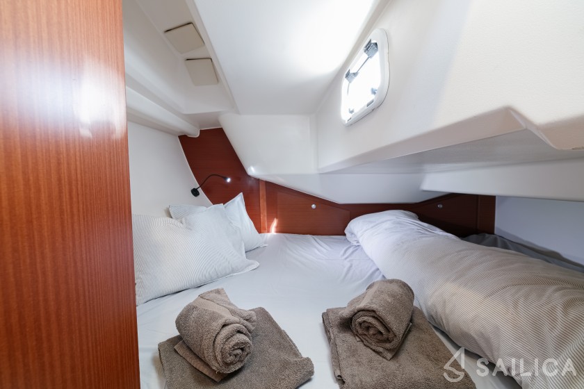 Hanse 315 - Yacht Charter Sailica