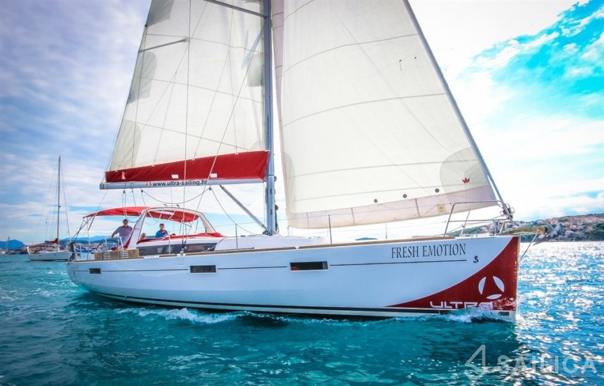 Oceanis 45 - Yacht Charter Sailica