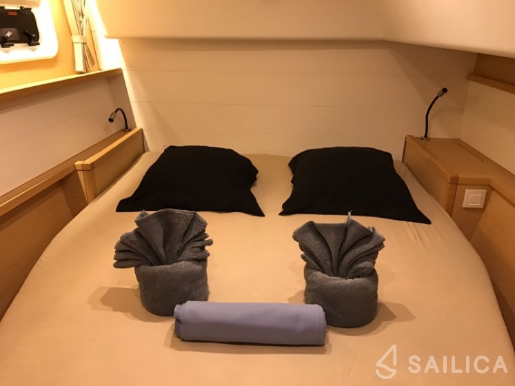 Lagoon 450 S - 4 + 2 cab. - Yacht Charter Sailica