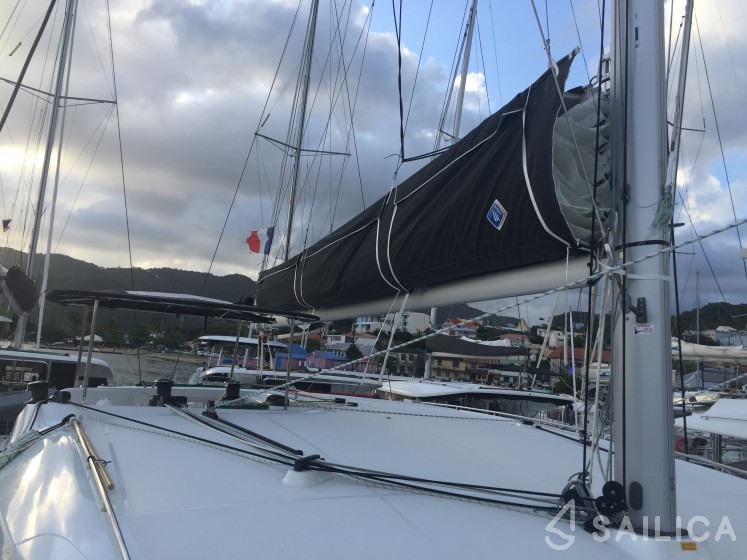 Lagoon 450 S - 4 + 2 cab. - Yacht Charter Sailica