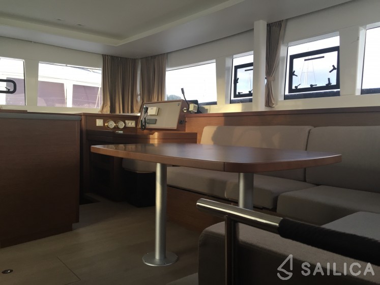 Lagoon 450 S - 4 + 2 cab. - Yacht Charter Sailica