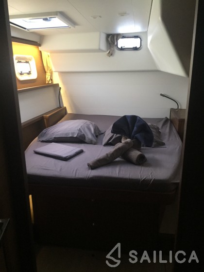 Lagoon 450 S - 4 + 2 cab. - Yacht Charter Sailica