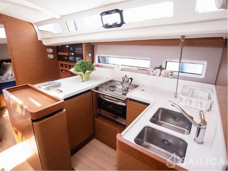 Sun Odyssey 440 - Yacht Charter Sailica