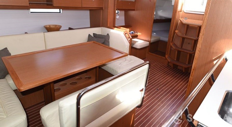 Bavaria 40 Cruiser - Yacht Charter Sailica