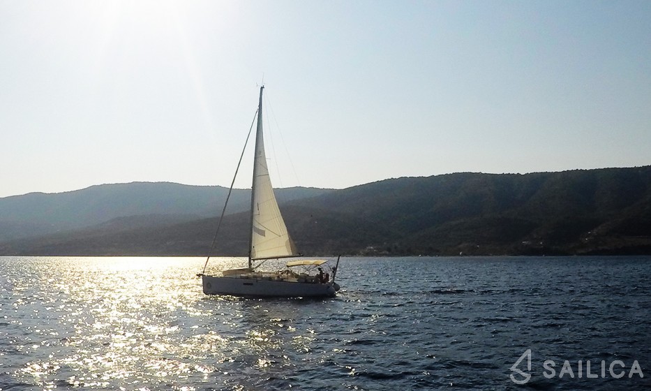 Sun Odyssey 349 - Yacht Charter Sailica