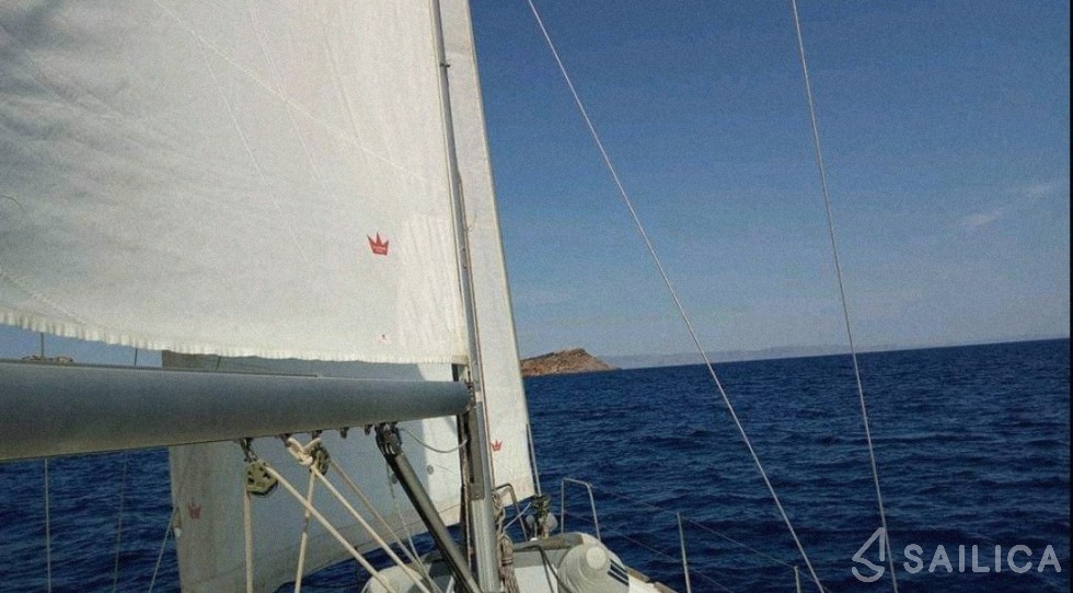 Oceanis 34 - Yacht Charter Sailica