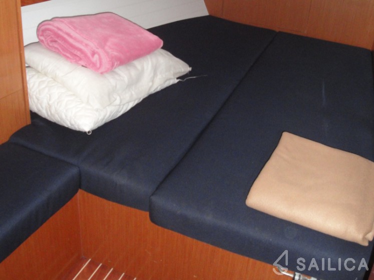 Bavaria Cruiser 45 - Yacht Charter Sailica