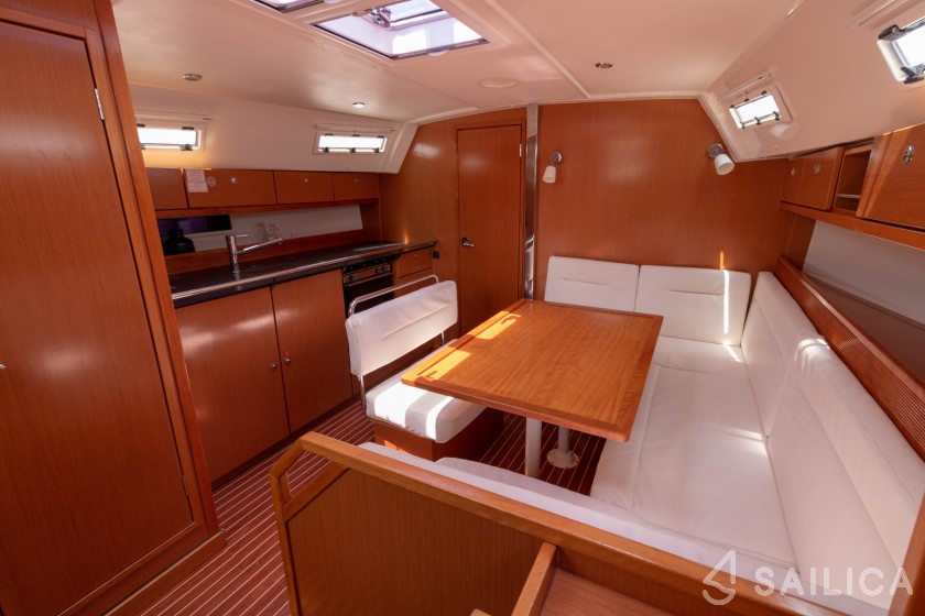 Bavaria 40 Cruiser - Yacht Charter Sailica