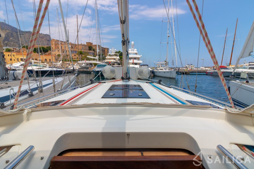 Bavaria 40 Cruiser - Yacht Charter Sailica