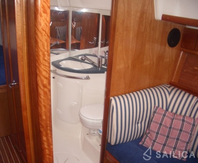Bavaria 37 Cruiser - Yacht Charter Sailica