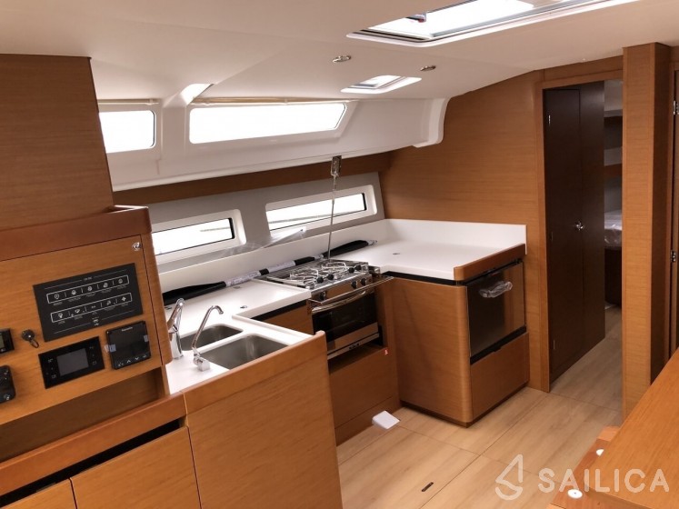 Sun Odyssey 490 - Yacht Charter Sailica
