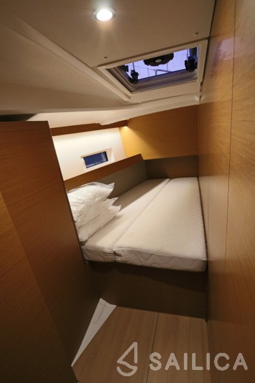 Sun Odyssey 490 - Yacht Charter Sailica