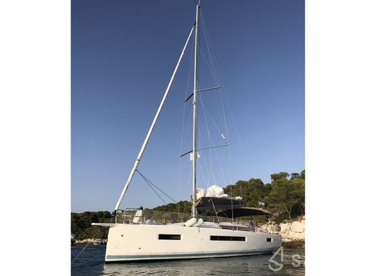 Sun Odyssey 490 - Yacht Charter Sailica