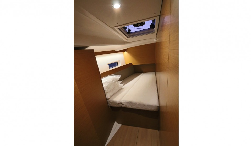 Sun Odyssey 490 - Yacht Charter Sailica