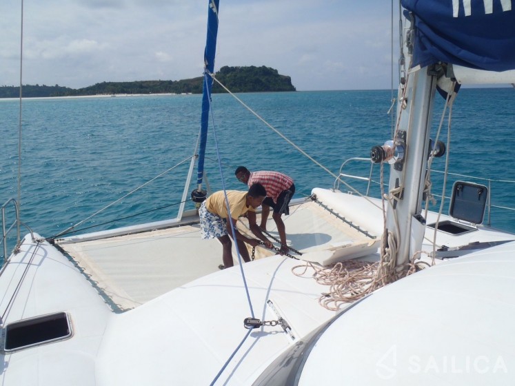 Antigua 37 - Yacht Charter Sailica