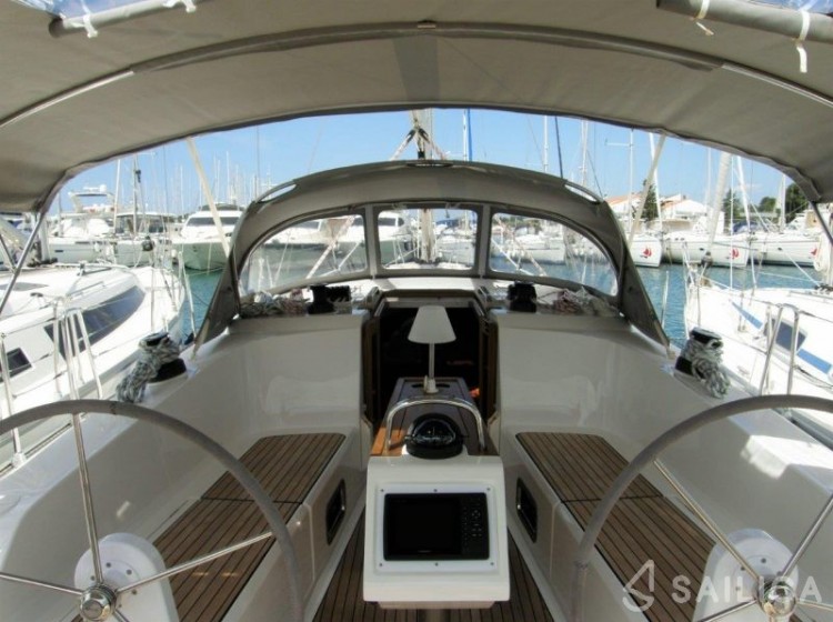 Bavaria 41 Cruiser - Yacht Charter Sailica