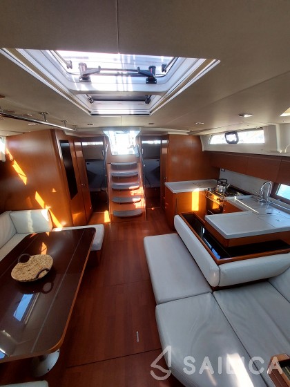 Oceanis 51.1 - Yacht Charter Sailica