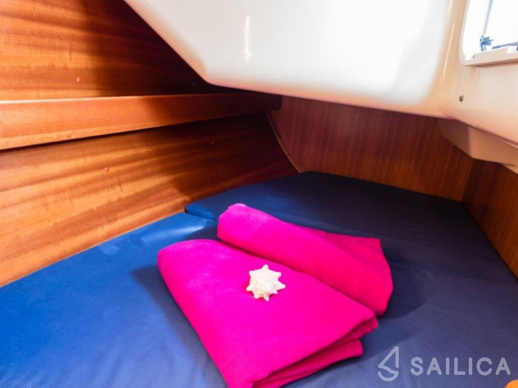 Elan 344 Impression - Yacht Charter Sailica