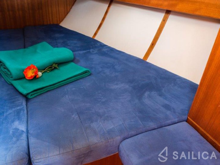 Elan 384 Impression - Yacht Charter Sailica