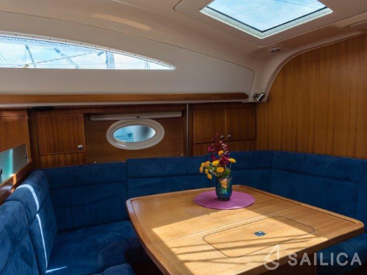 Elan 384 Impression - Yacht Charter Sailica