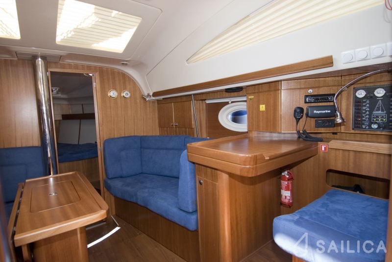 Elan 384 Impression - Yacht Charter Sailica