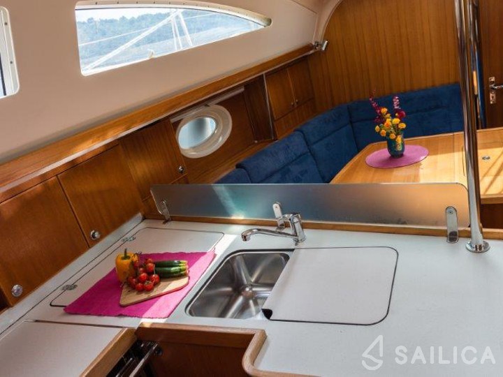 Elan 384 Impression - Yacht Charter Sailica