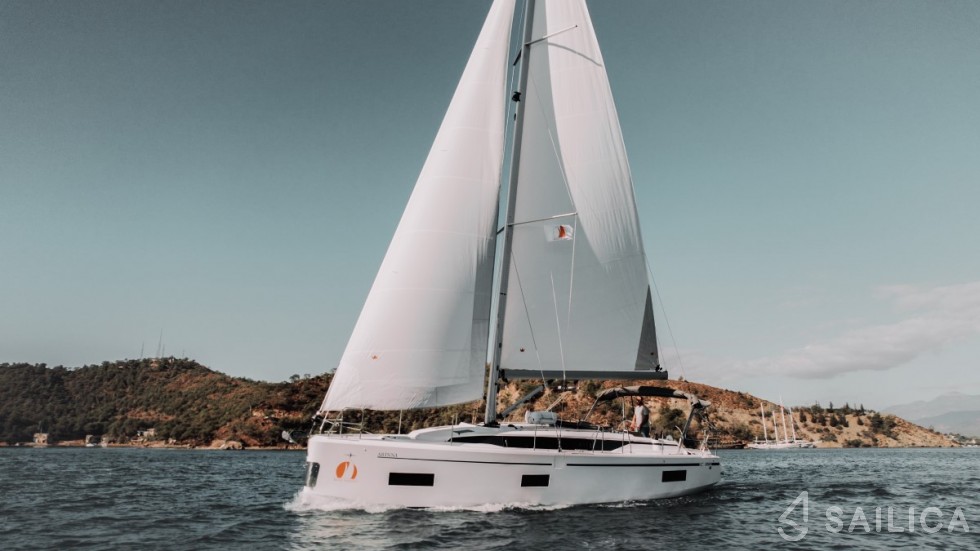 Bavaria C38 - Yacht Charter Sailica