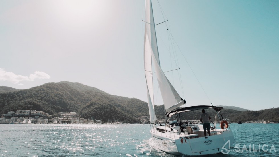 Bavaria C38 - Yacht Charter Sailica