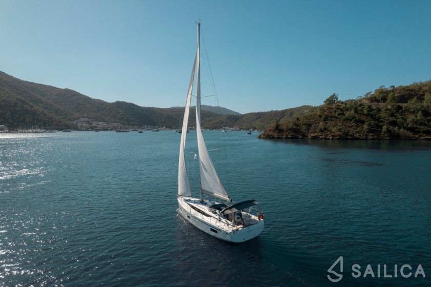Bavaria C38 - Yacht Charter Sailica