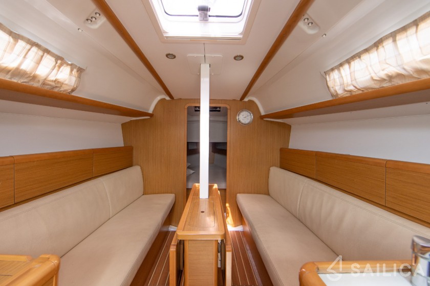 Sun Odyssey 33i - Yacht Charter Sailica