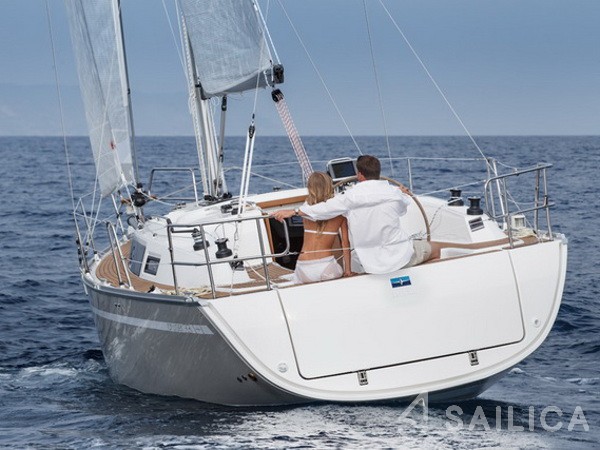 Bavaria 33 Cruiser - Yacht Charter Sailica