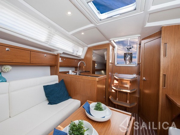 Bavaria 33 Cruiser - Yacht Charter Sailica