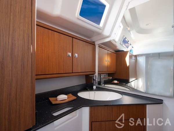 Bavaria 33 Cruiser - Yacht Charter Sailica
