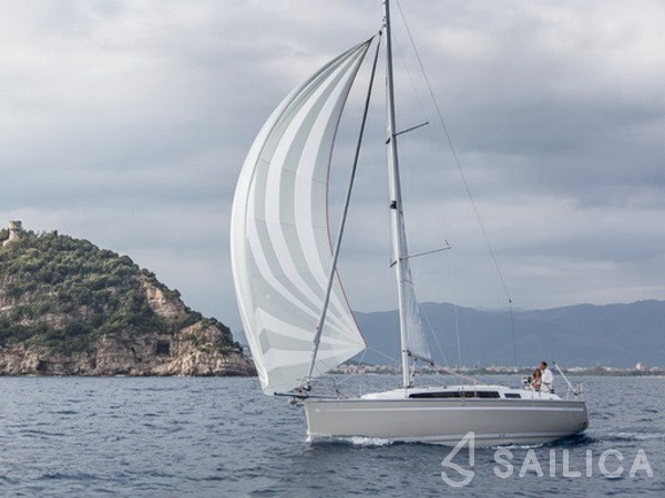 Bavaria 33 Cruiser - Yacht Charter Sailica