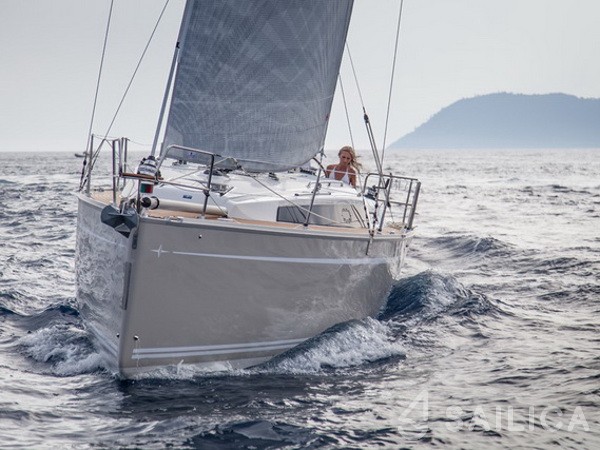 Bavaria 33 Cruiser - Yacht Charter Sailica