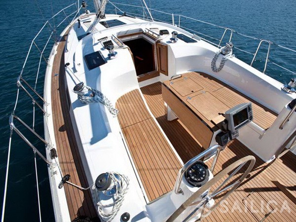 Bavaria 40 Cruiser - Yacht Charter Sailica