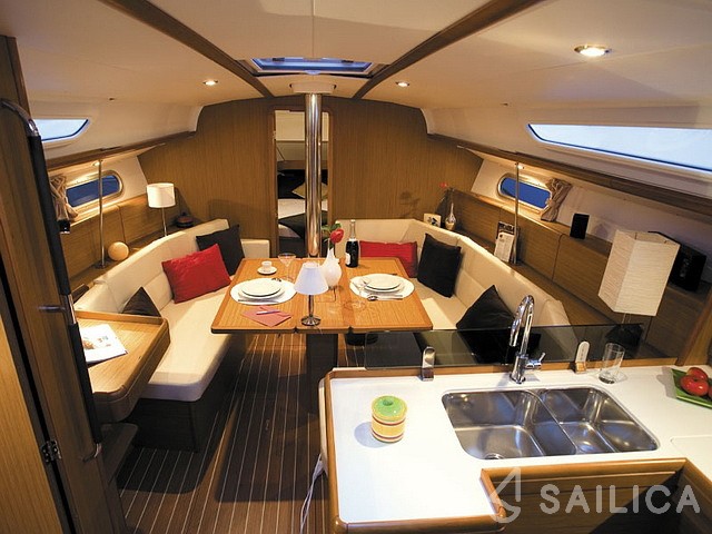 Sun Odyssey 39i - Yacht Charter Sailica