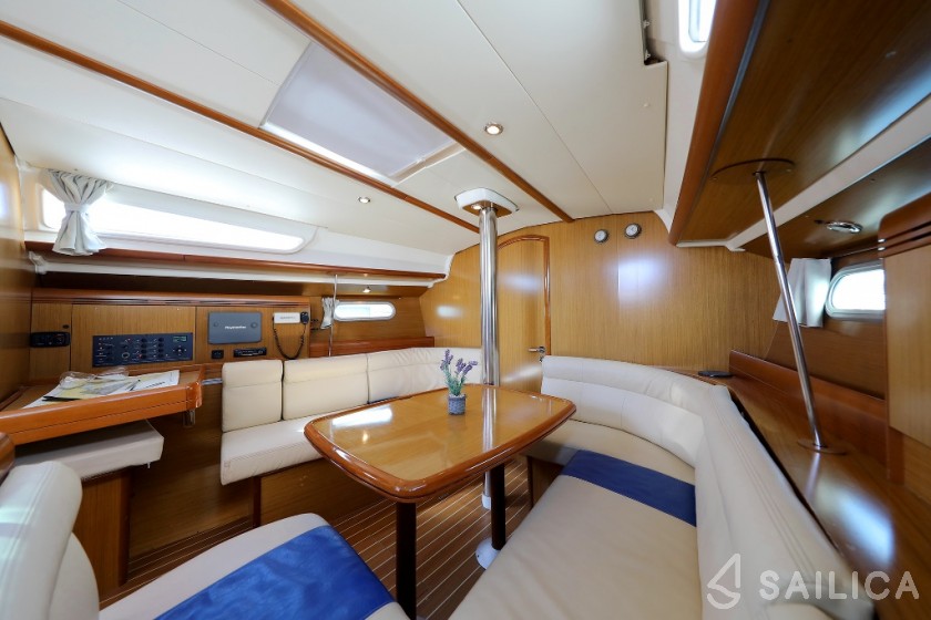 Sun Odyssey 39i - Yacht Charter Sailica