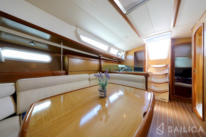 Sun Odyssey 39i - Yacht Charter Sailica
