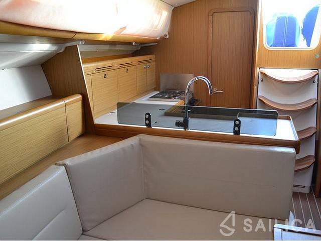 Sun Odyssey 39i - Yacht Charter Sailica