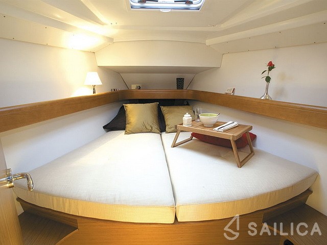 Sun Odyssey 39i - Yacht Charter Sailica